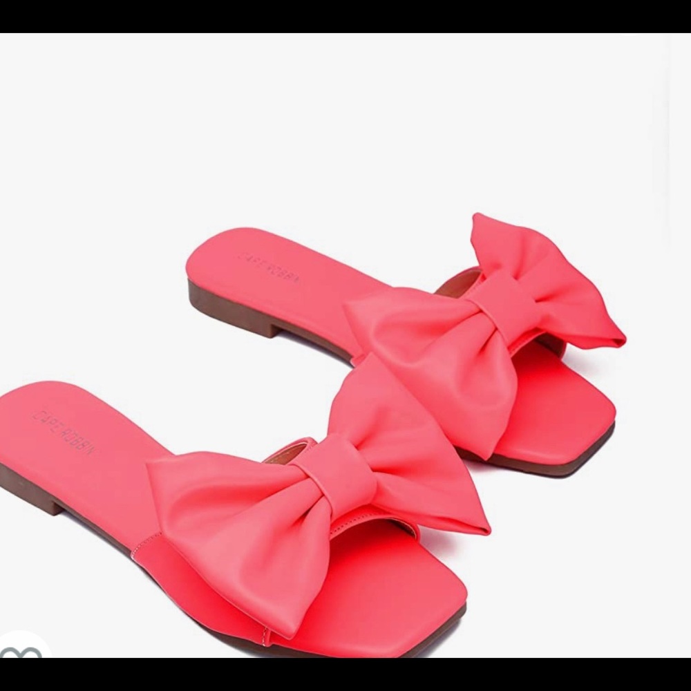 Cape Robbin Flat Sandals/Like New/Only worn 3 or 4 times.